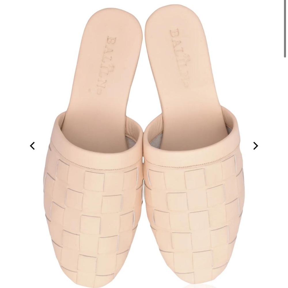 Bali Lane Woven Leather Mules Size 7 Cream  Beige Italian Slides Flat Shoes
